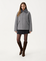 Grauer Wollmantel mit flauschigem Kragen und Reißverschluss, elegant und warm.